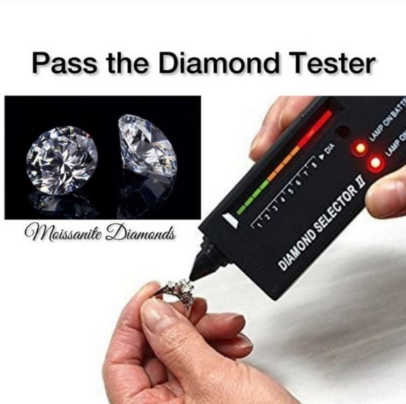 ASSCHER CUT MOISSANITE STUDS NWOT reposhing - Picture 6 of 7